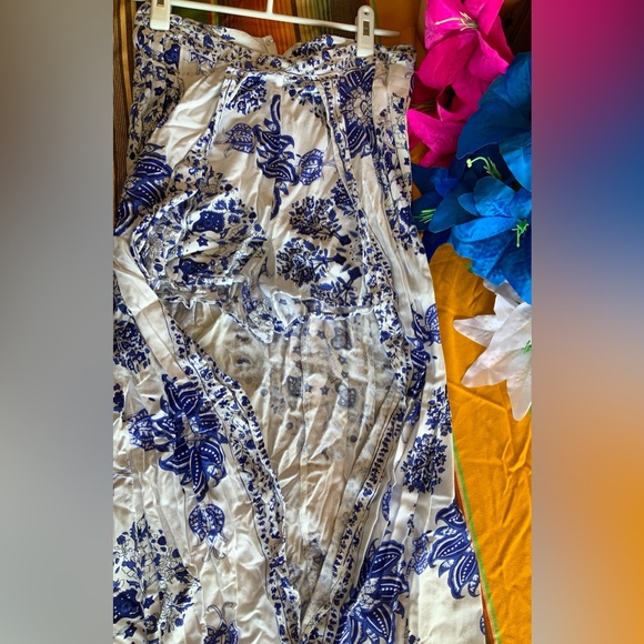 Short skirt with prints - Picture 2 of 3